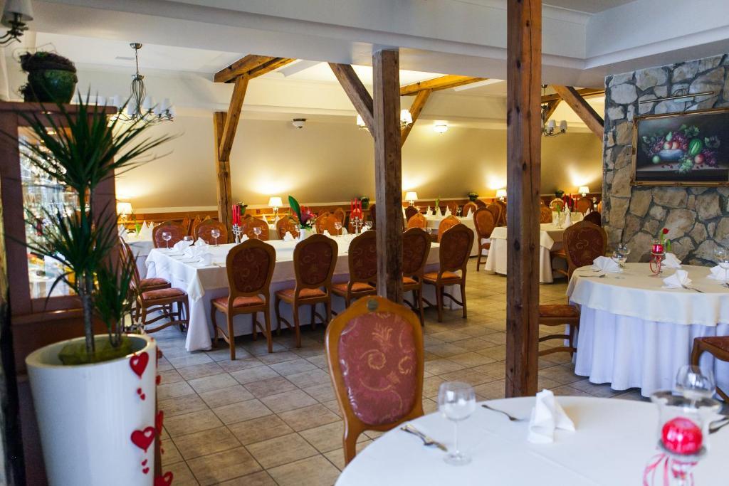 Hotel Rebajlo Piła Esterno foto