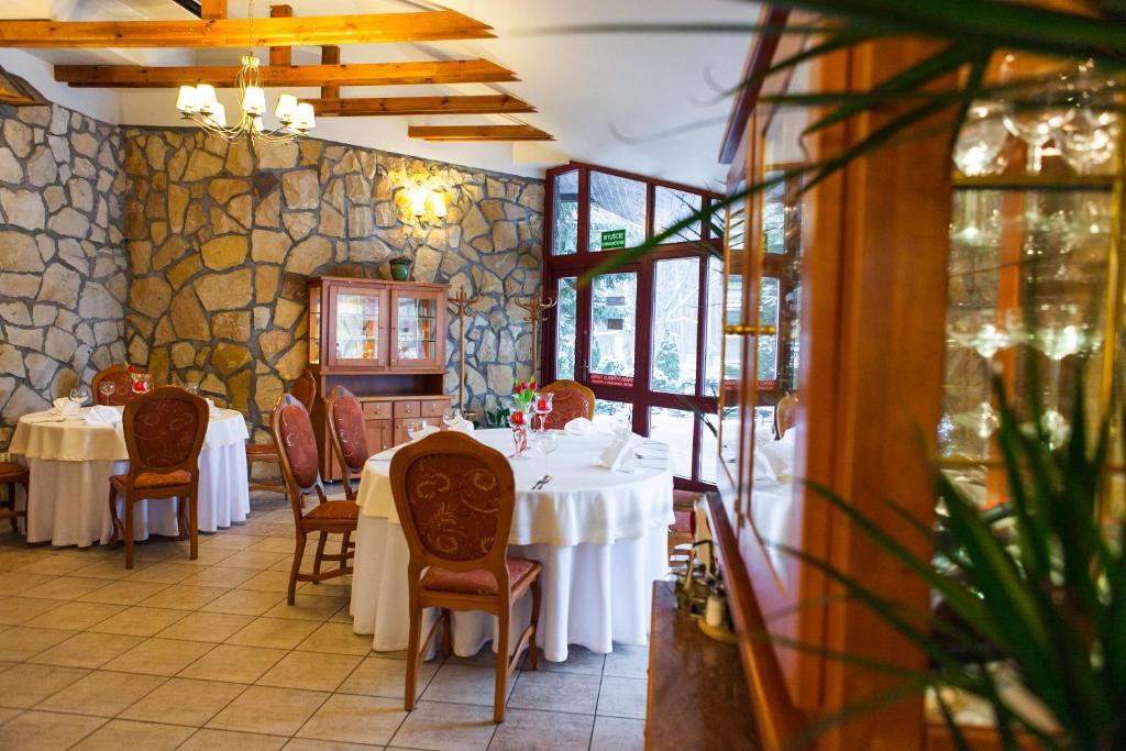Hotel Rebajlo Piła Esterno foto