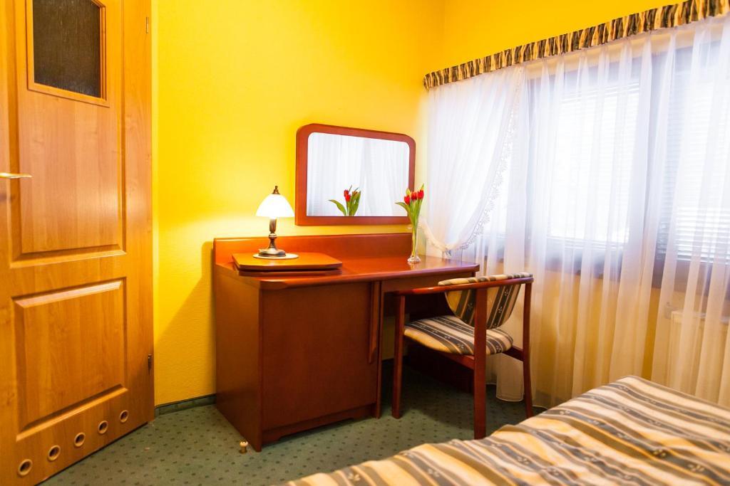Hotel Rebajlo Piła Esterno foto