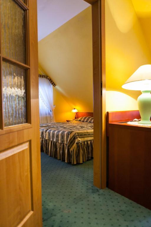 Hotel Rebajlo Piła Esterno foto