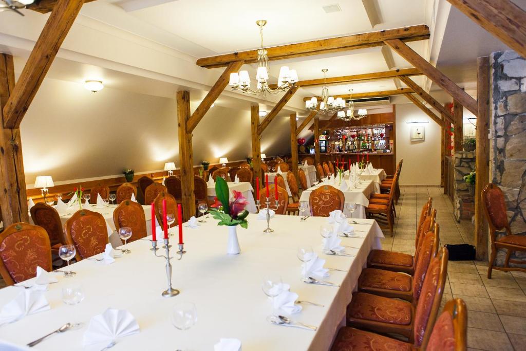 Hotel Rebajlo Piła Esterno foto